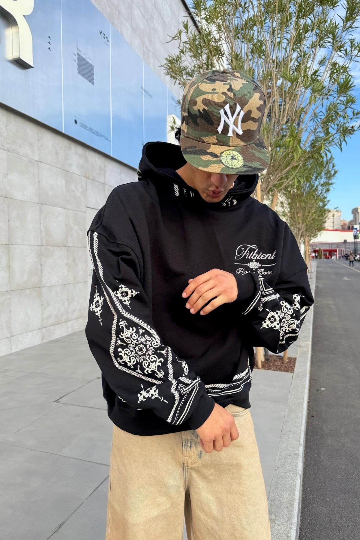 Nakışlı Etnik Desen Siyah Oversize Hoodie JC01