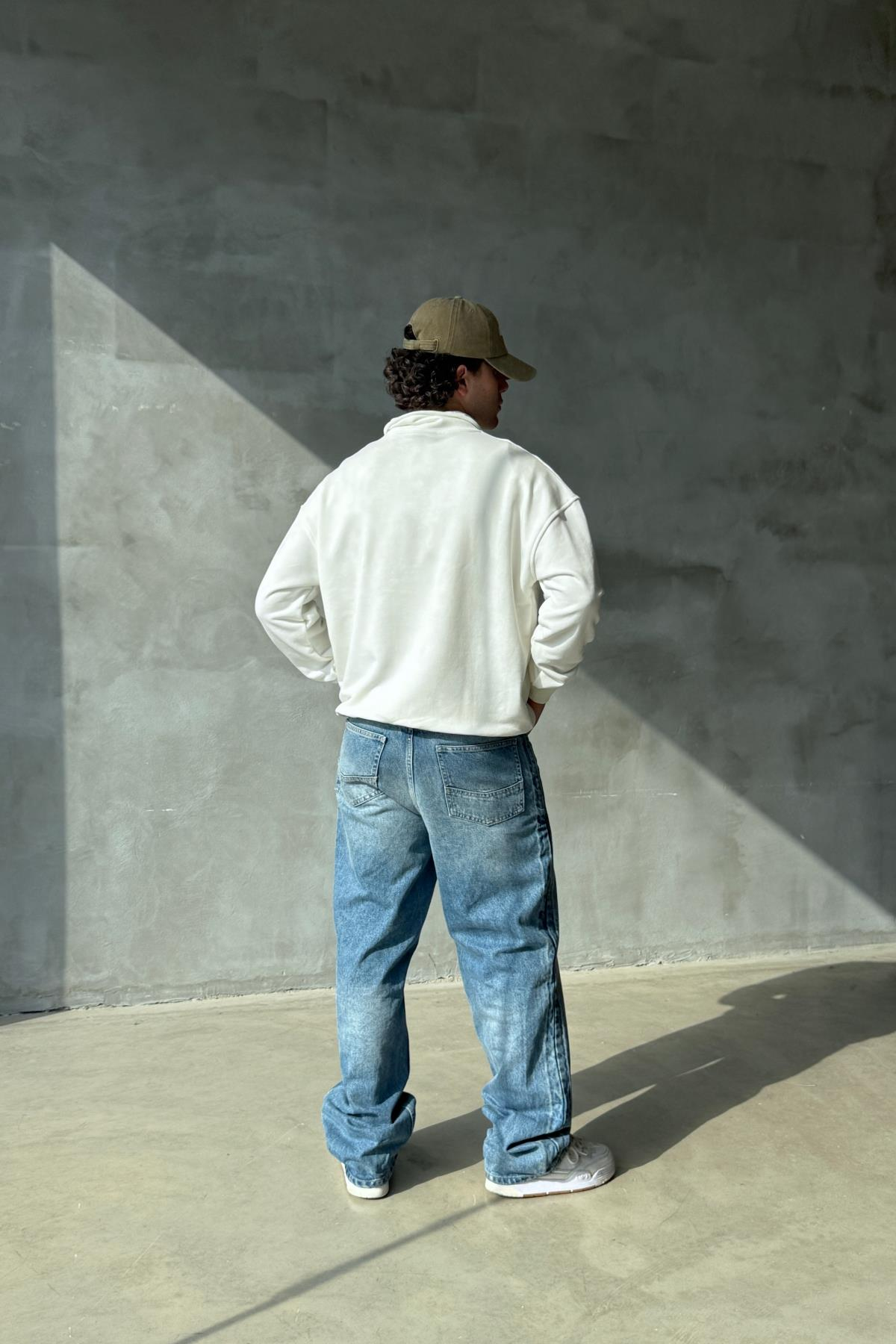 Nakışlı Owners Club Krem Oversize Sweatshirt PM01