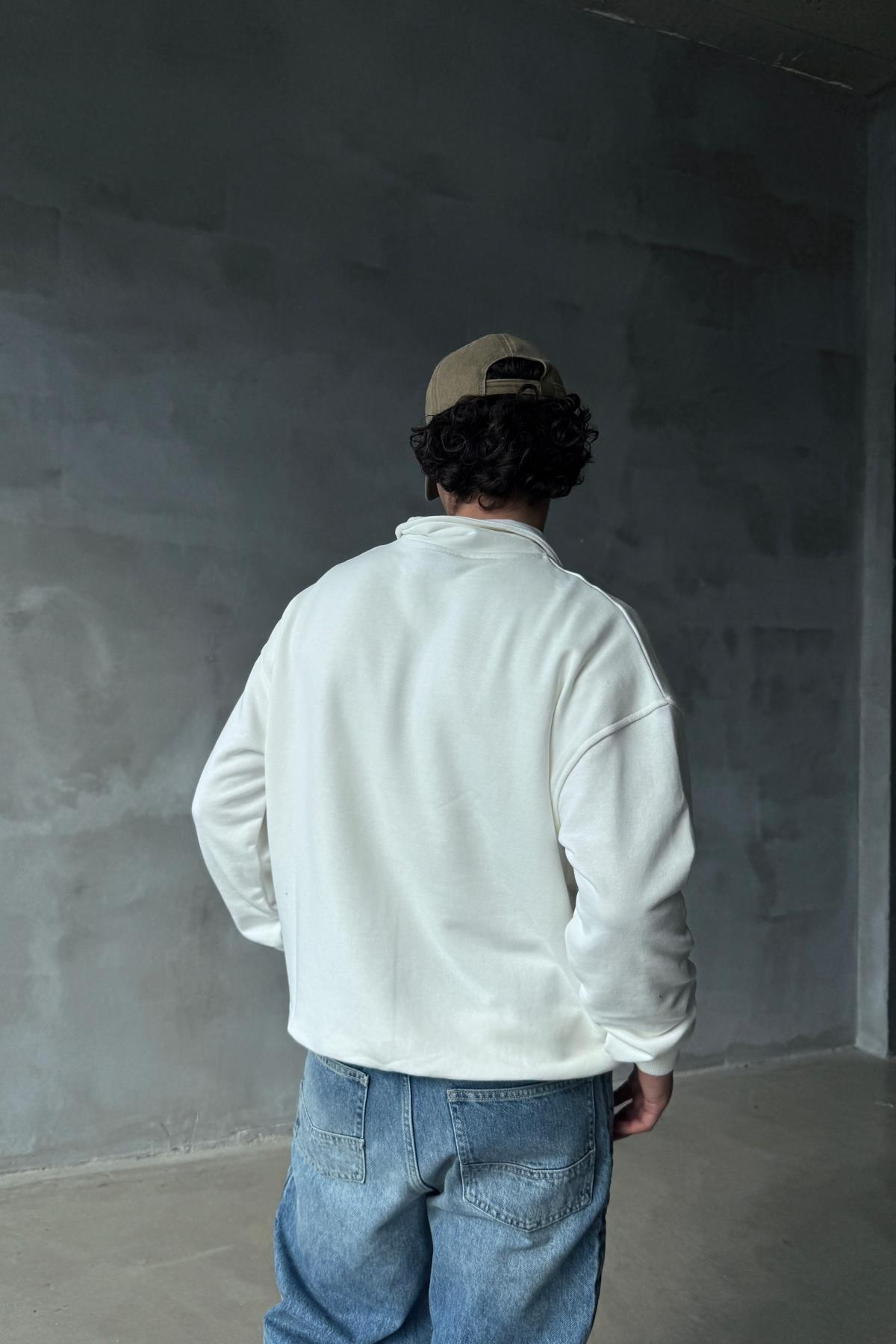 Nakışlı Owners Club Krem Oversize Sweatshirt PM01