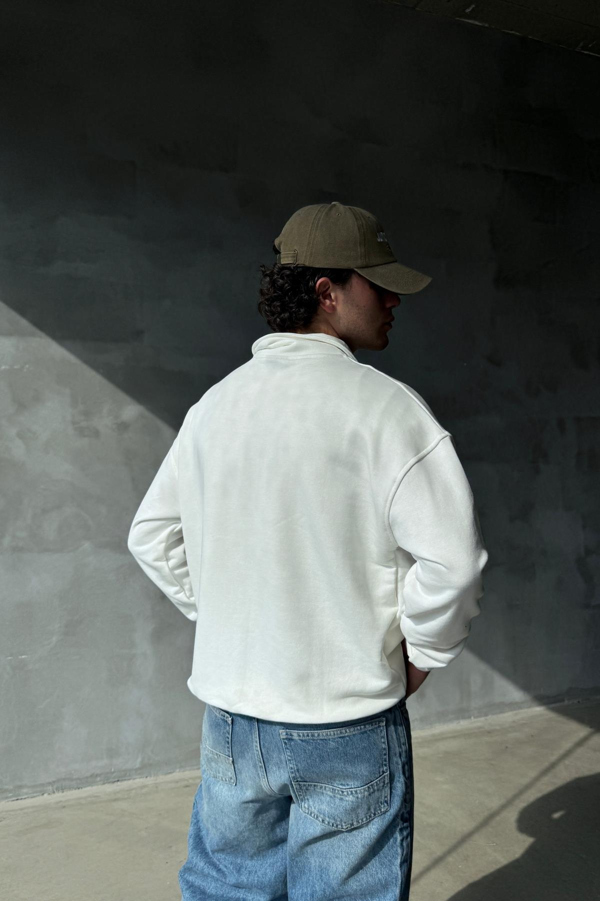 Nakışlı Owners Club Krem Oversize Sweatshirt PM01