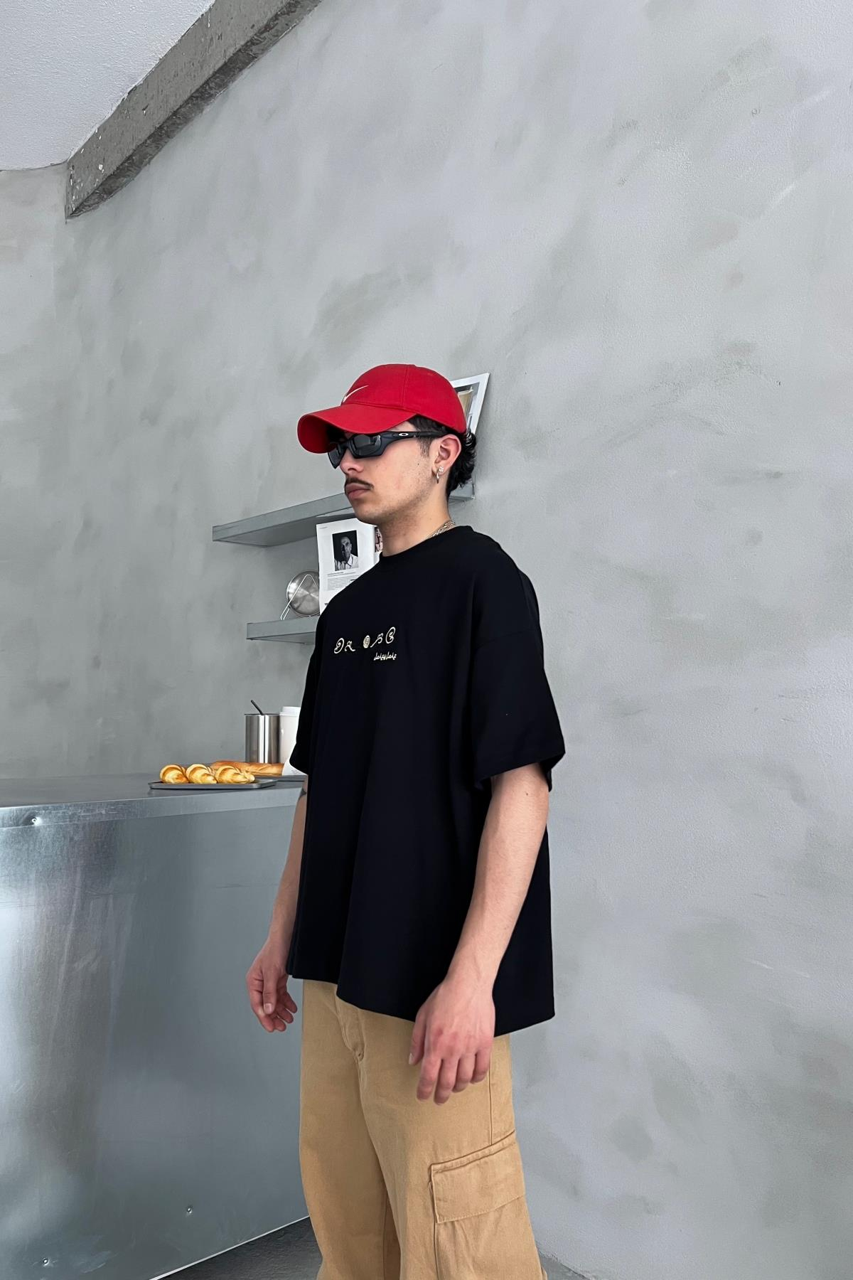 Nakışlı Siyah Oversize Tshirt