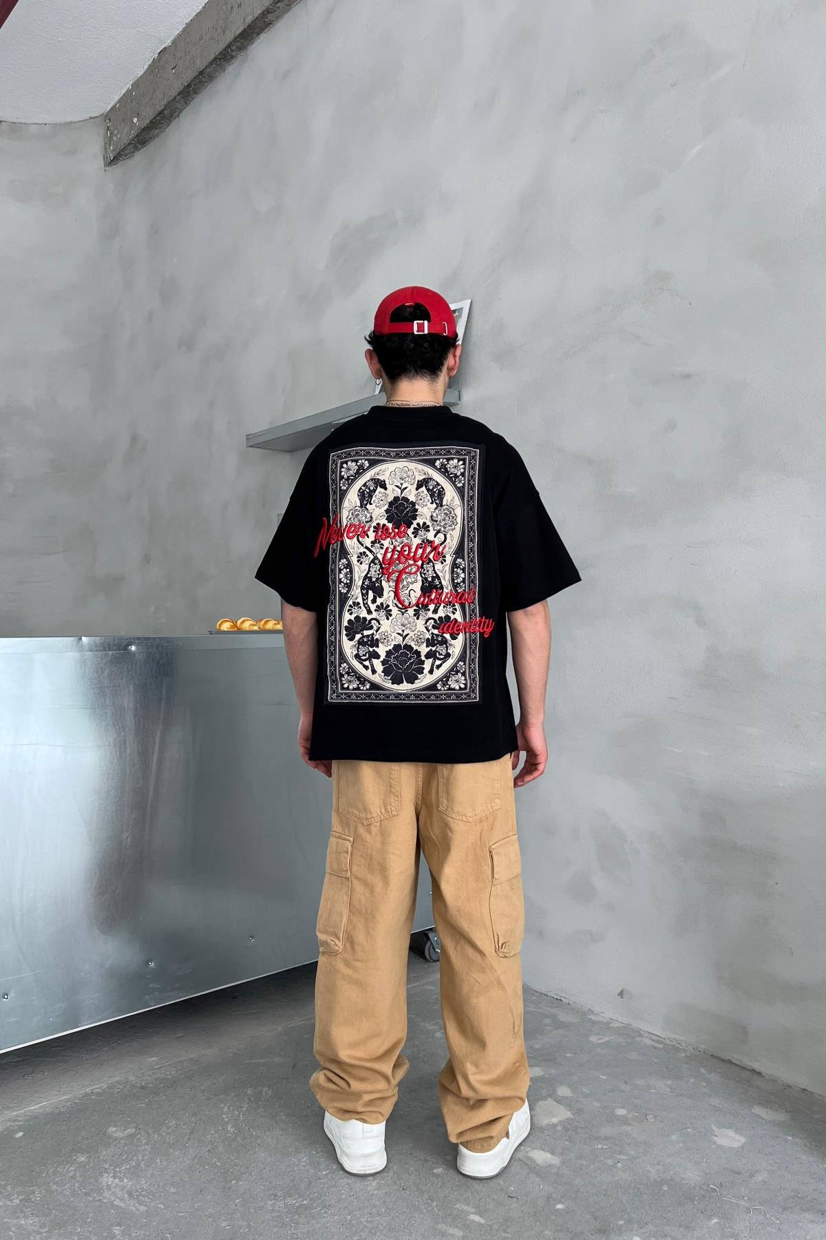 Nakışlı Siyah Oversize Tshirt