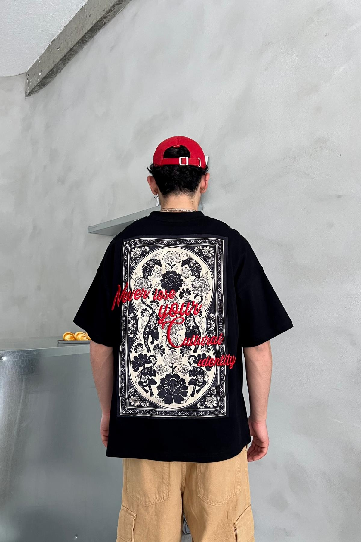 Nakışlı Siyah Oversize Tshirt