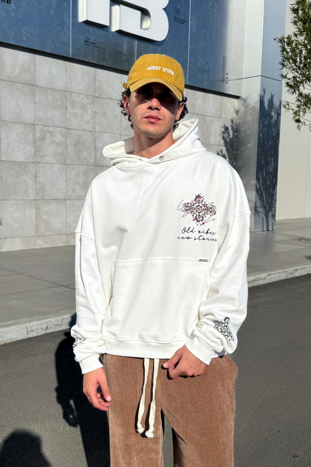 Old Vibes Nakışlı Krem Oversize Hoodie JC01