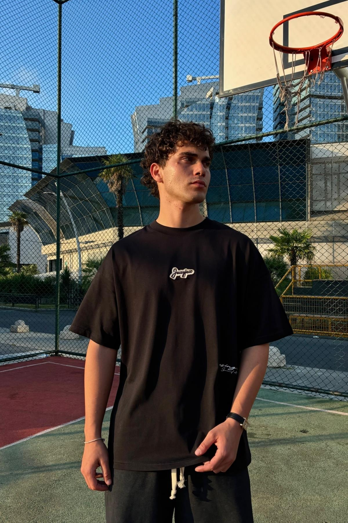 Patch Detay Siyah Oversize Tshirt JC01