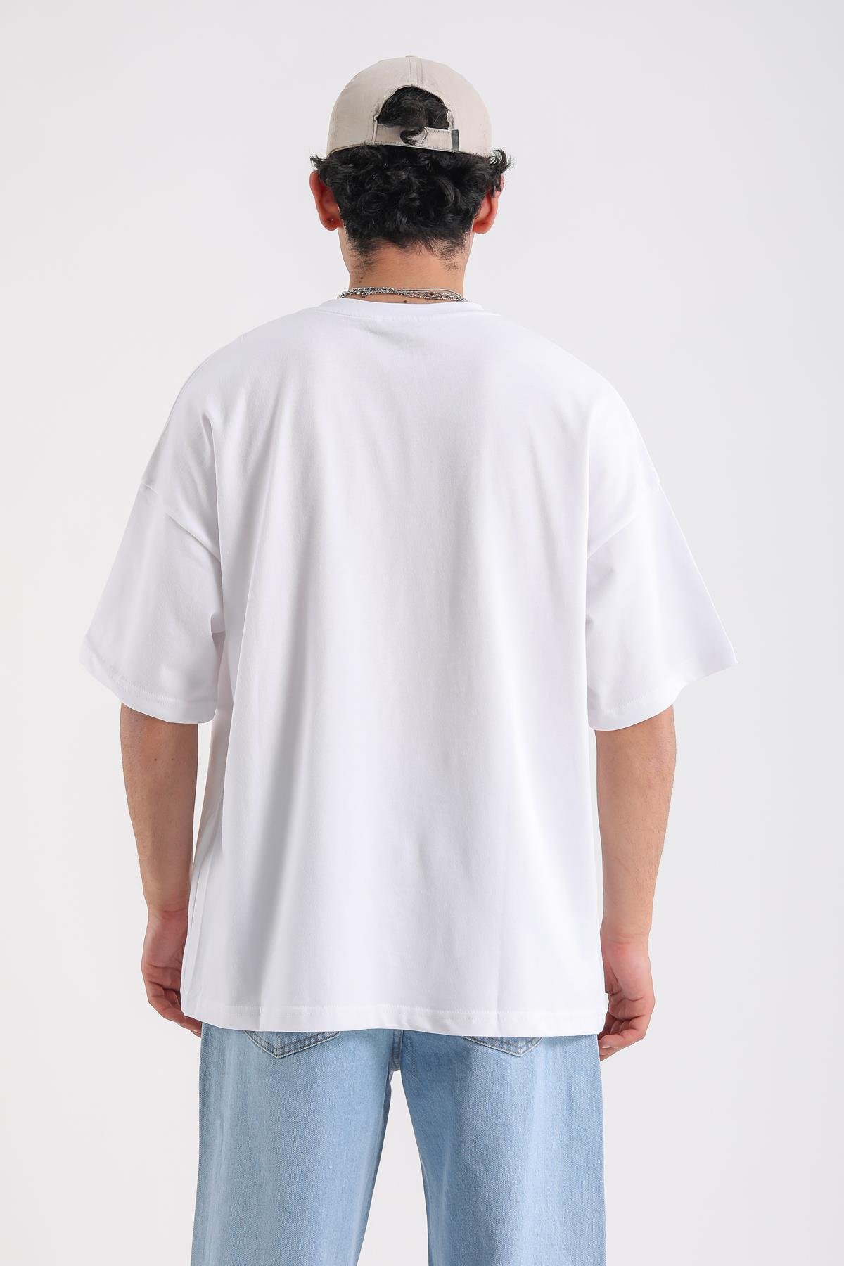 Reimagine Patch Detay Beyaz Oversize Tshirt