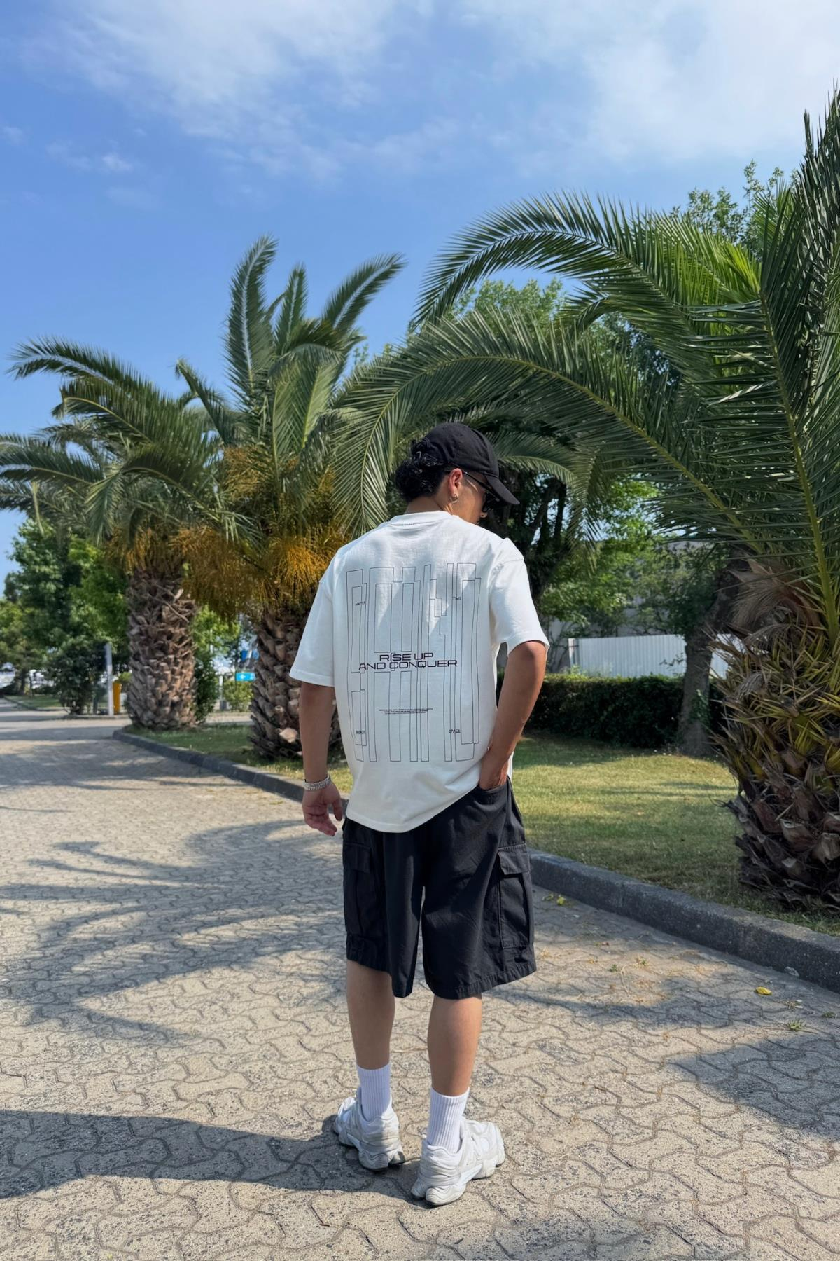 Rise Up Sırt Baskılı Beyaz Oversize Tshirt PM01