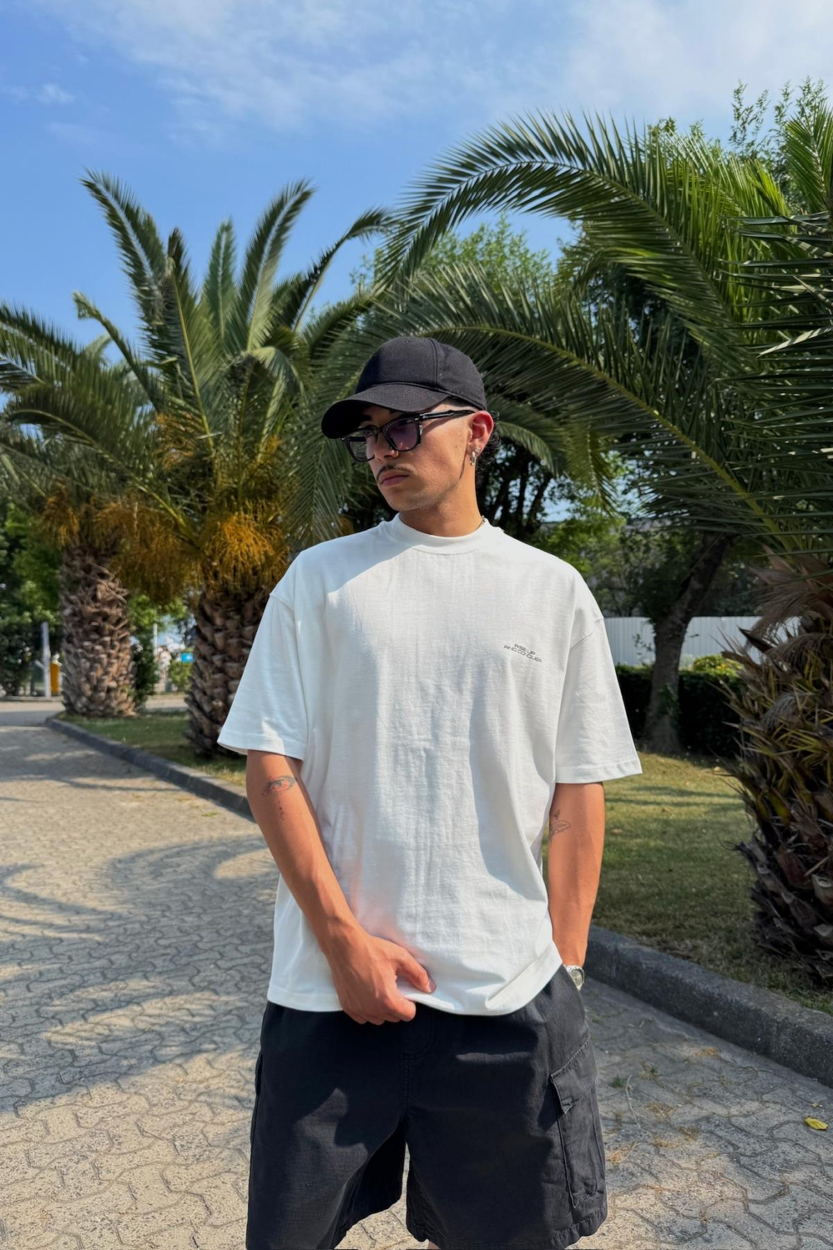 Rise Up Sırt Baskılı Beyaz Oversize Tshirt PM01