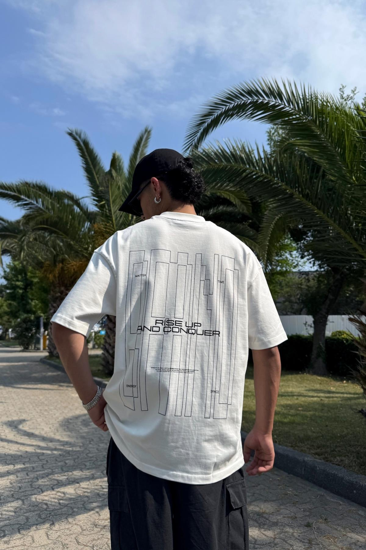 Rise Up Sırt Baskılı Beyaz Oversize Tshirt PM01