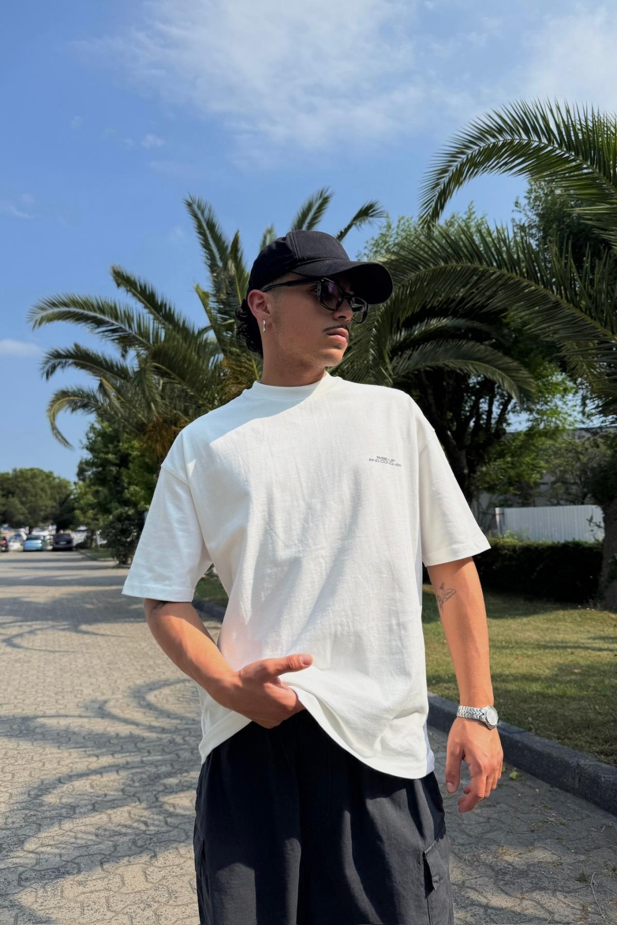 Rise Up Sırt Baskılı Beyaz Oversize Tshirt PM01