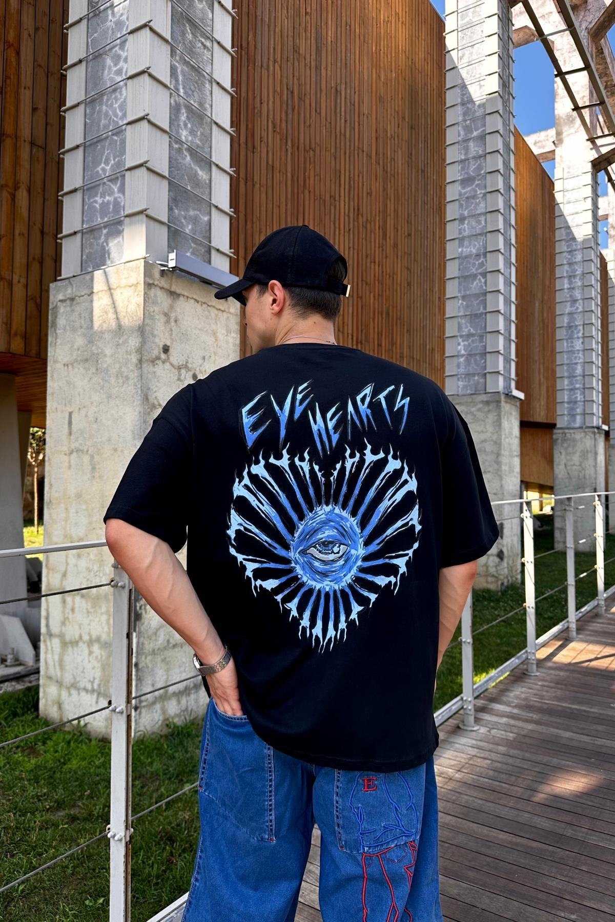Sırt Baskılı Eye Siyah Oversize Tshirt T1150