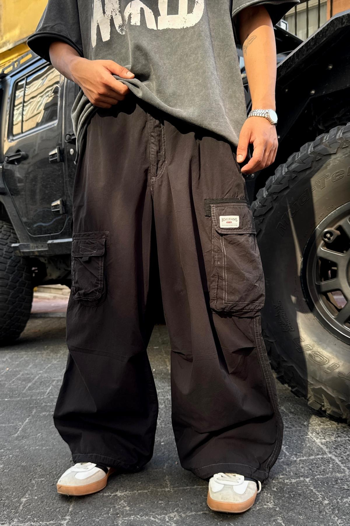 Siyah Paraşüt Kumaş Çok Cepli Bdg Pantolon