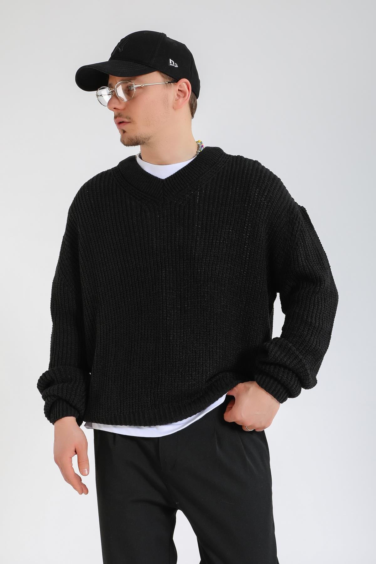Siyah V Yaka Oversize Kazak KZK149