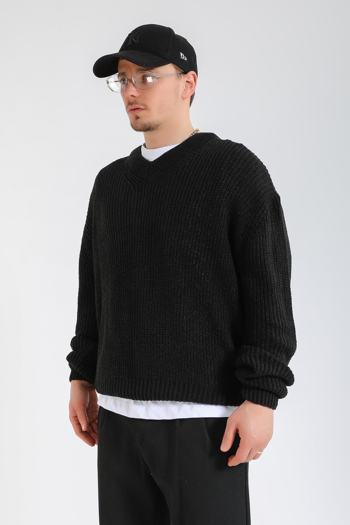 Siyah V Yaka Oversize Kazak KZK149