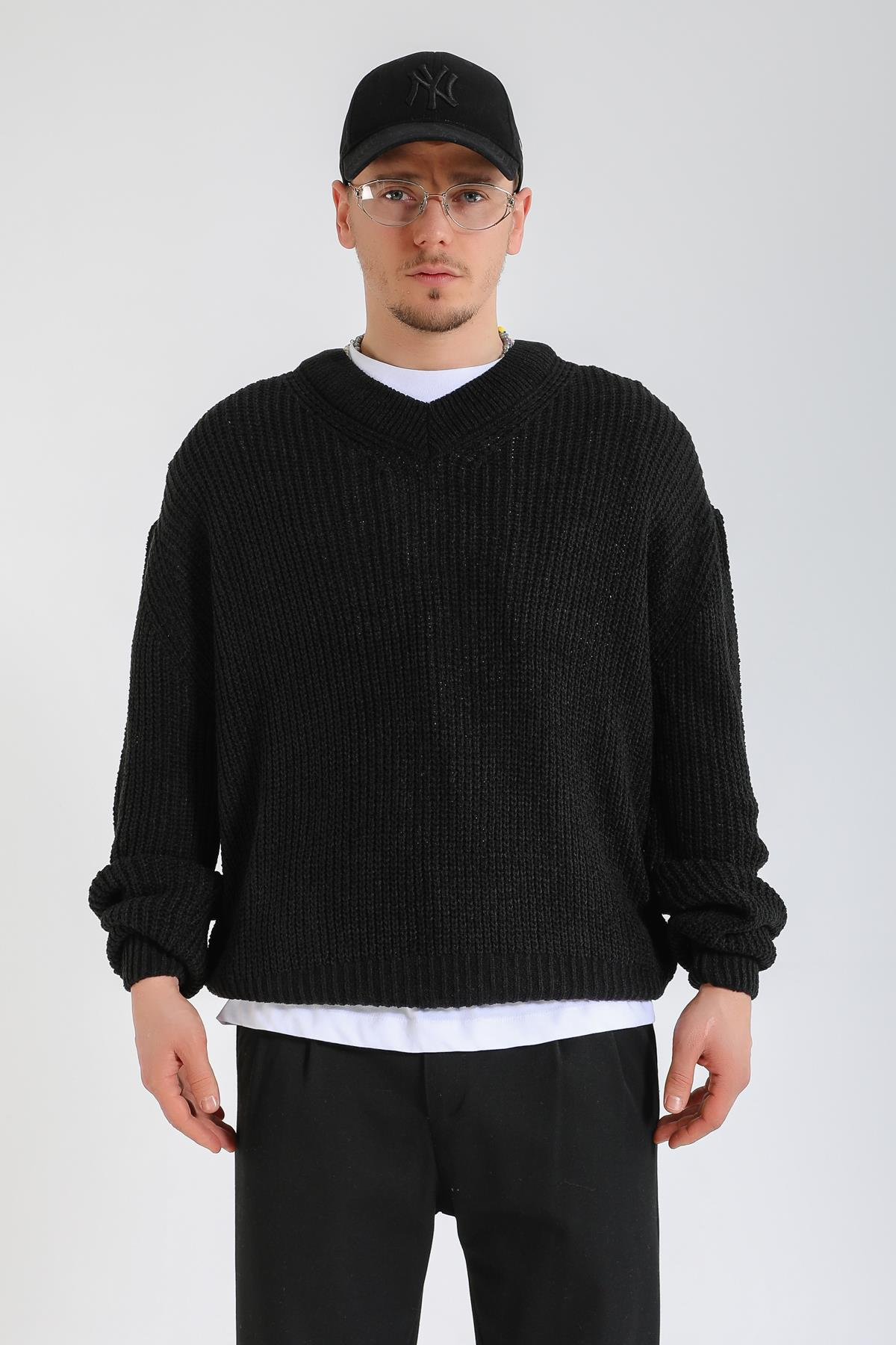 Siyah V Yaka Oversize Kazak KZK149