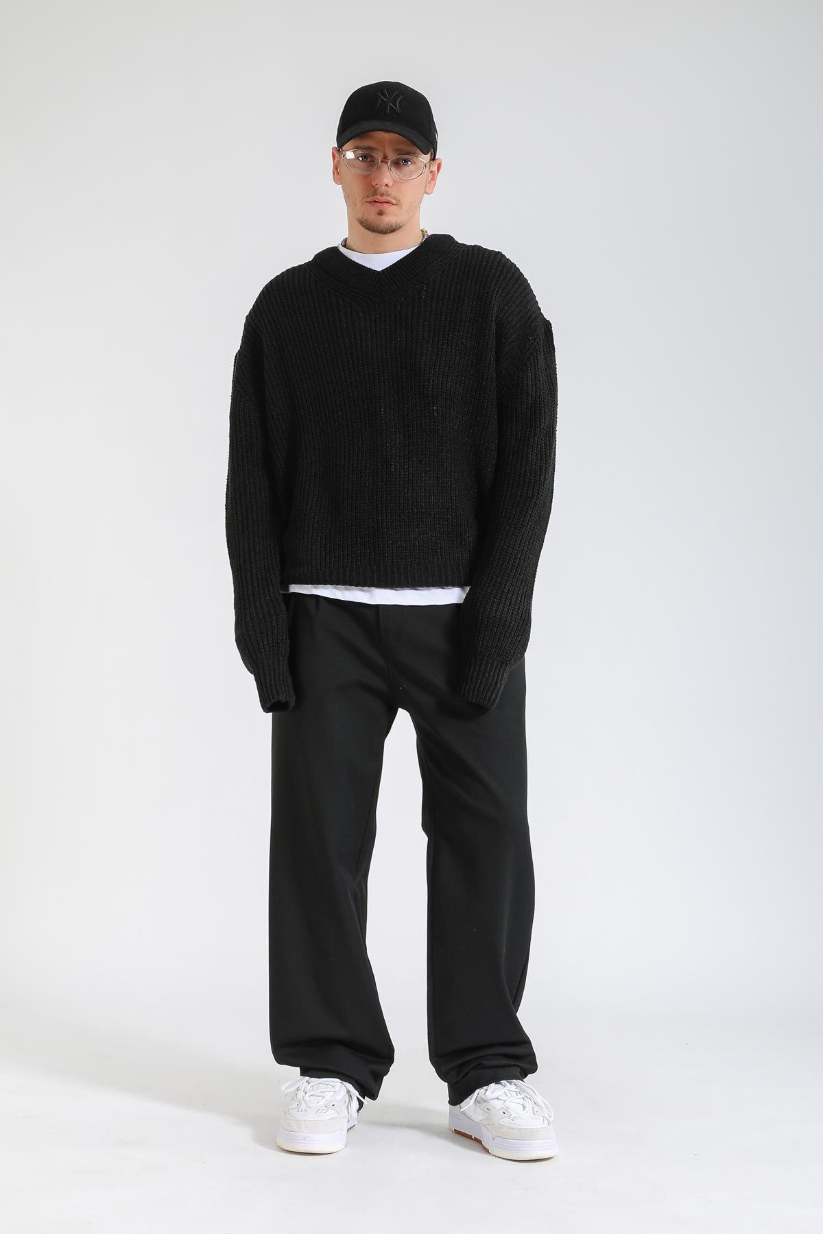 Siyah V Yaka Oversize Kazak KZK149