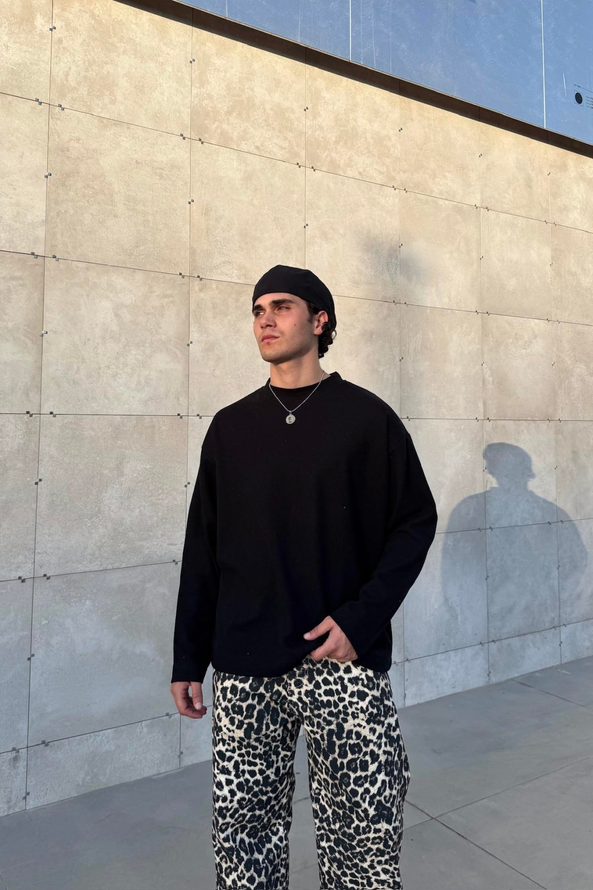 Siyah Waffle Kumaş İnce Oversize Sweatshirt