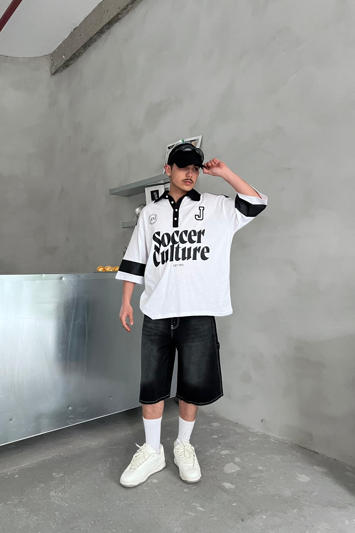 Soccer Baskılı Beyaz Polo Yaka Oversize Tshirt