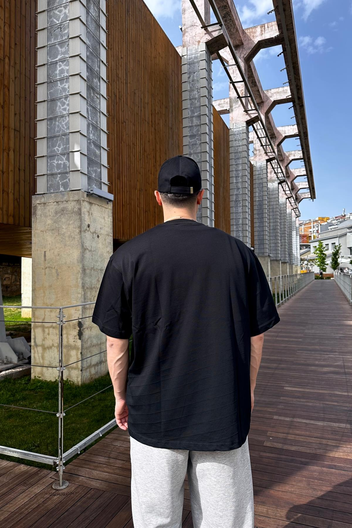 Stranger Baskılı Siyah Oversize Tshirt T1035