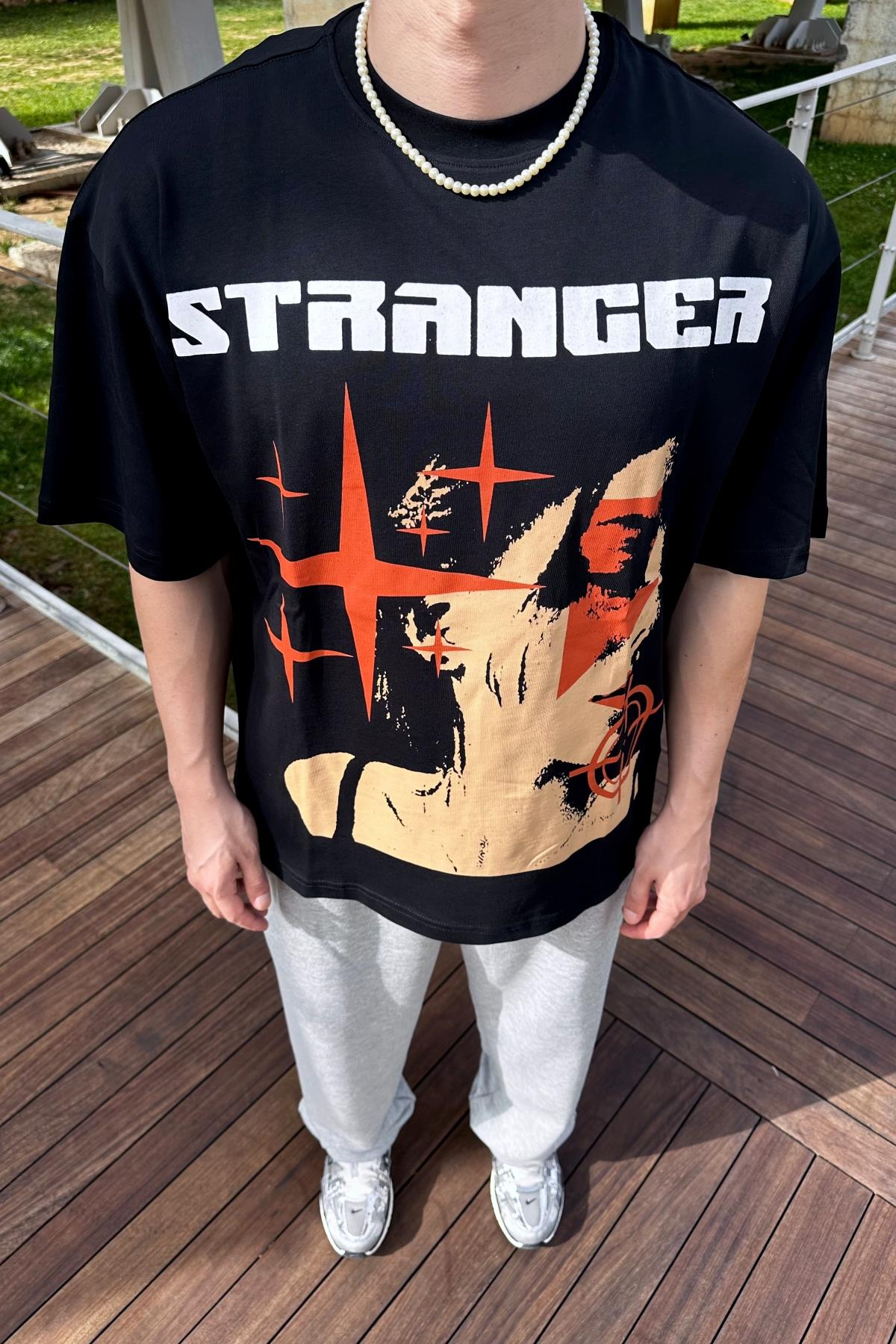 Stranger Baskılı Siyah Oversize Tshirt T1035