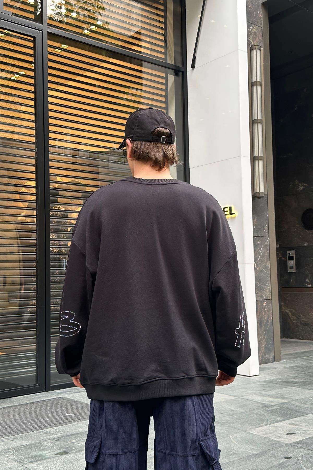 Taş Baskılı Siyah Oversize Sweatshirt SW970