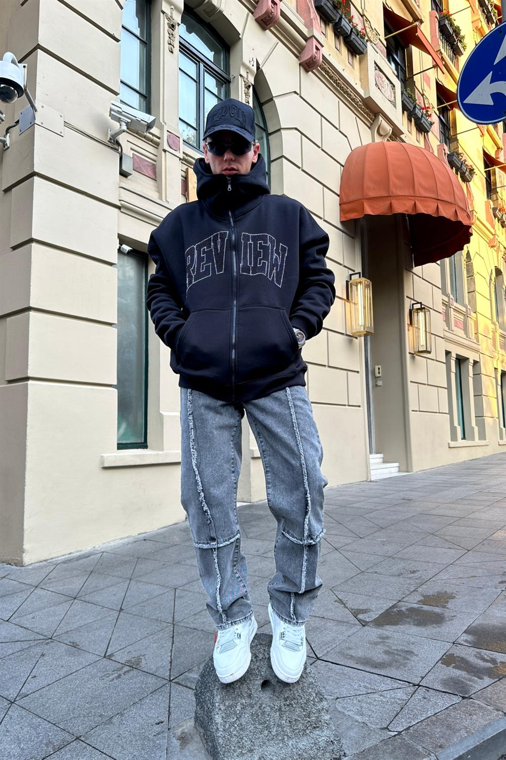 Taş Baskılı Siyah Zipper Sweatshirt SW879