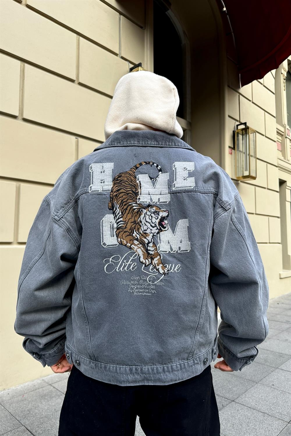 Tiger Nakışlı Oversize Gri Jean Ceket C209