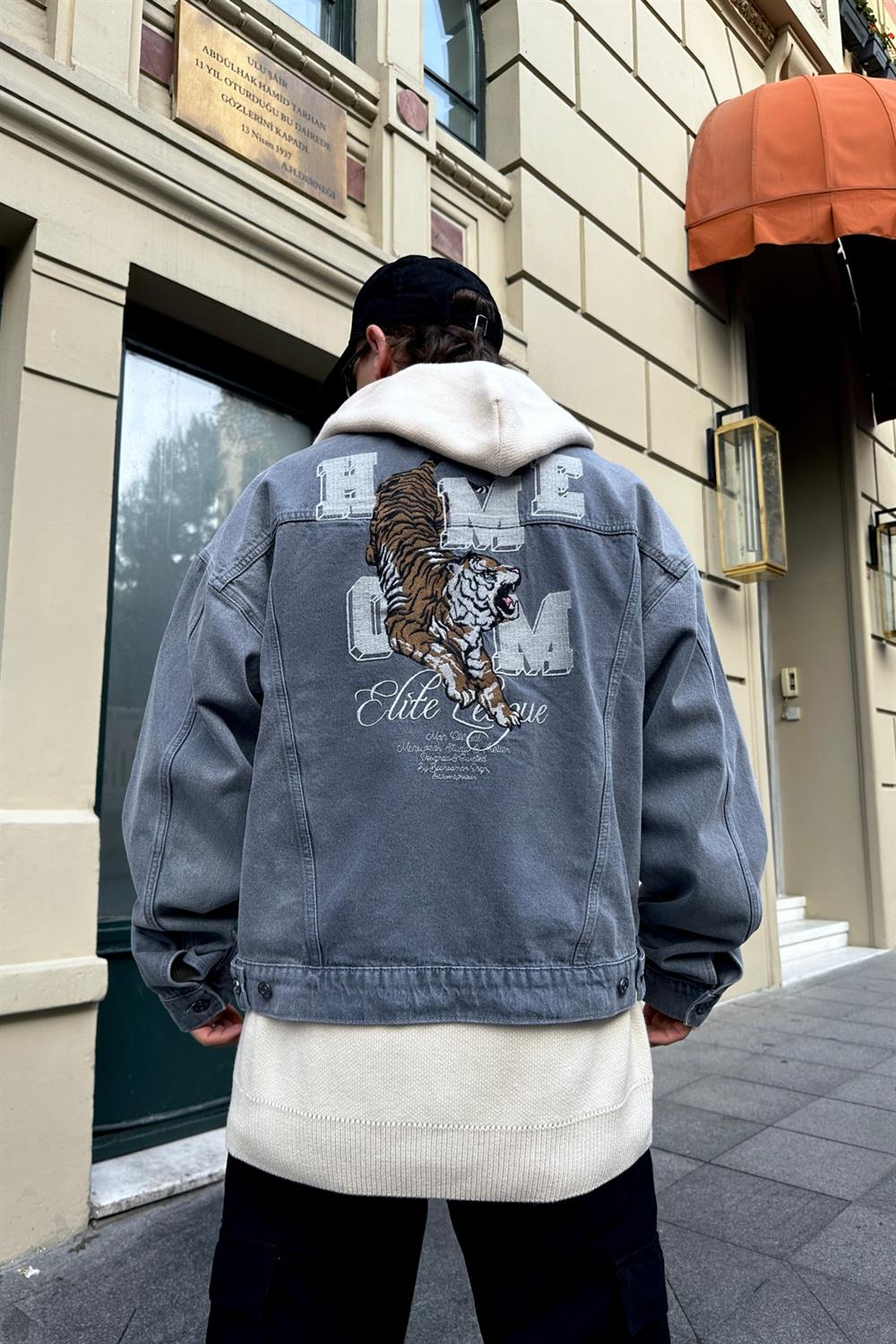 Tiger Nakışlı Oversize Gri Jean Ceket C209