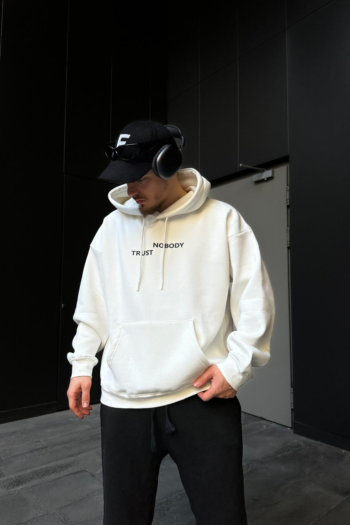 Trust Nobody Baskılı Beyaz Oversize Hoodie SW1097