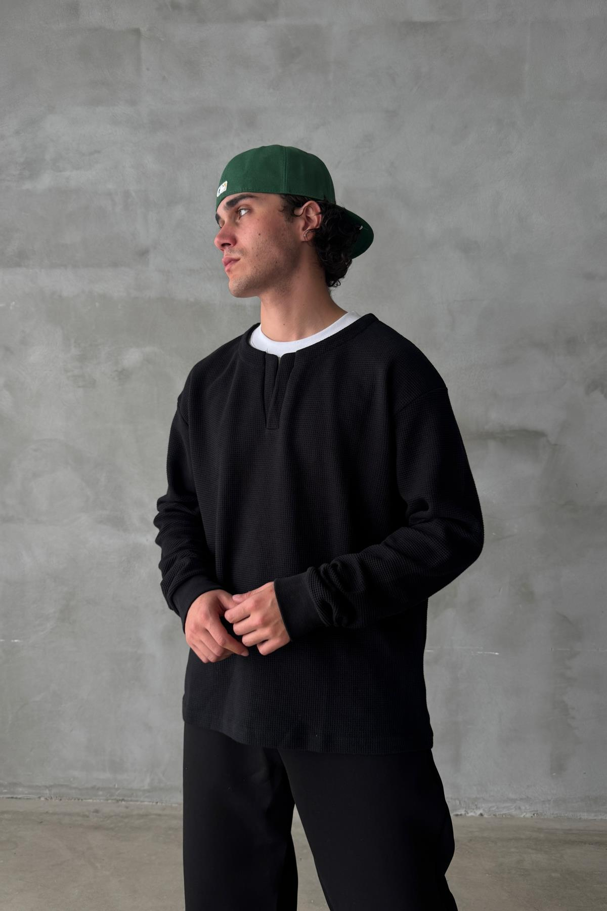 Waffle Kumaş Siyah Oversize Sweatshirt