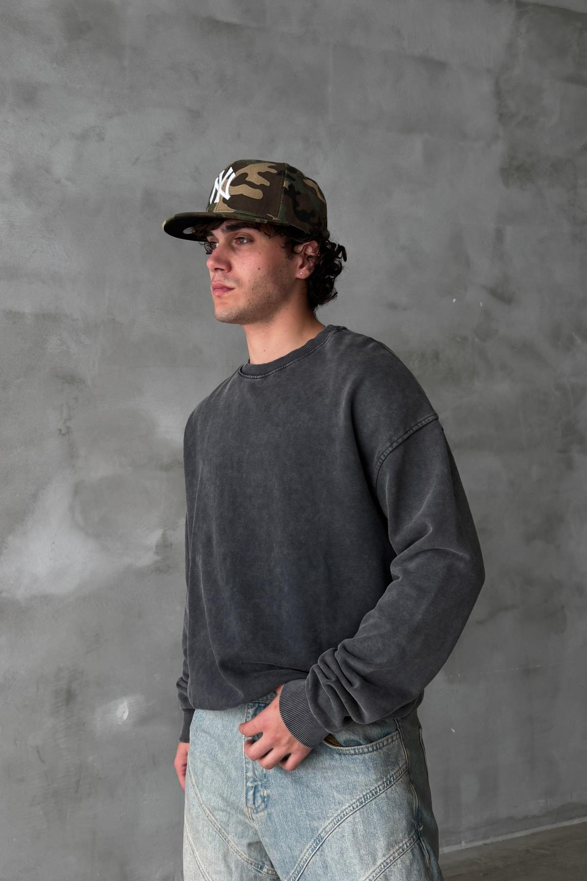 Yıkama Efektli Bisiklet Yaka Oversize Sweatshirt PM01
