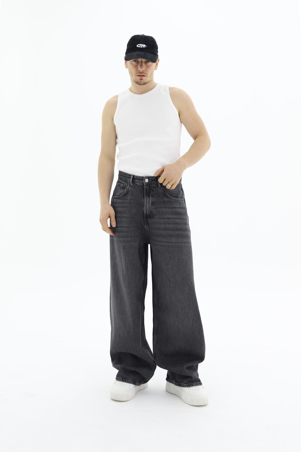 Yıkama Efektli Füme Superbaggy Jean Pantolon