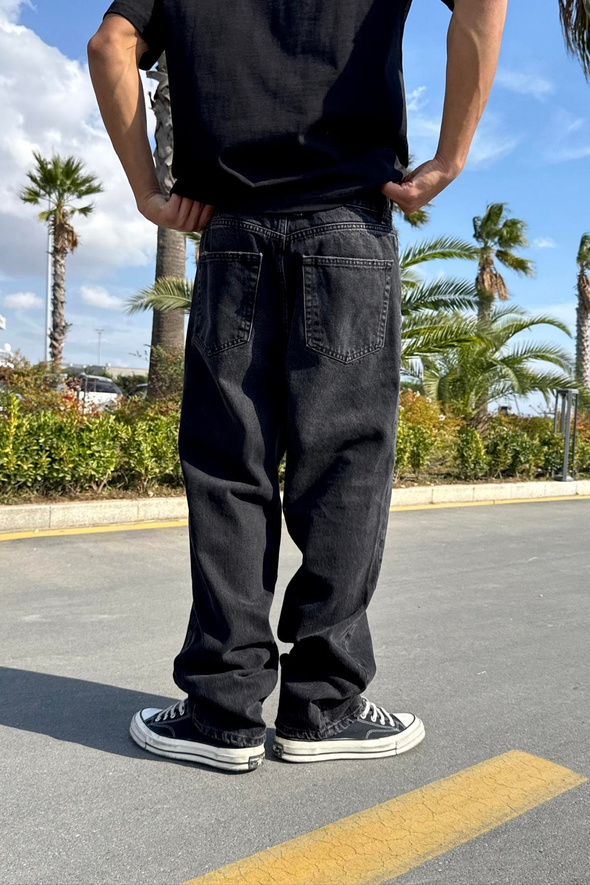 Yıkama Efektli Siyah Baggy Jean