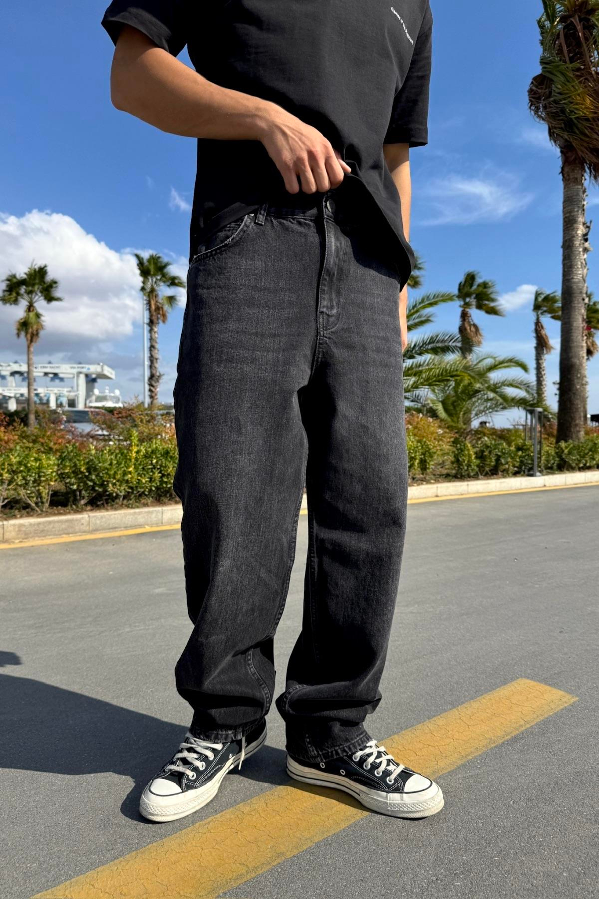 Yıkama Efektli Siyah Baggy Jean