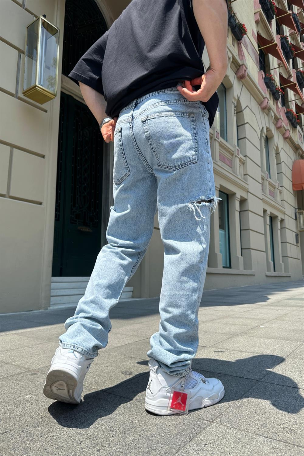 Yırtık Detay Mavi Jean Pantolon P693
