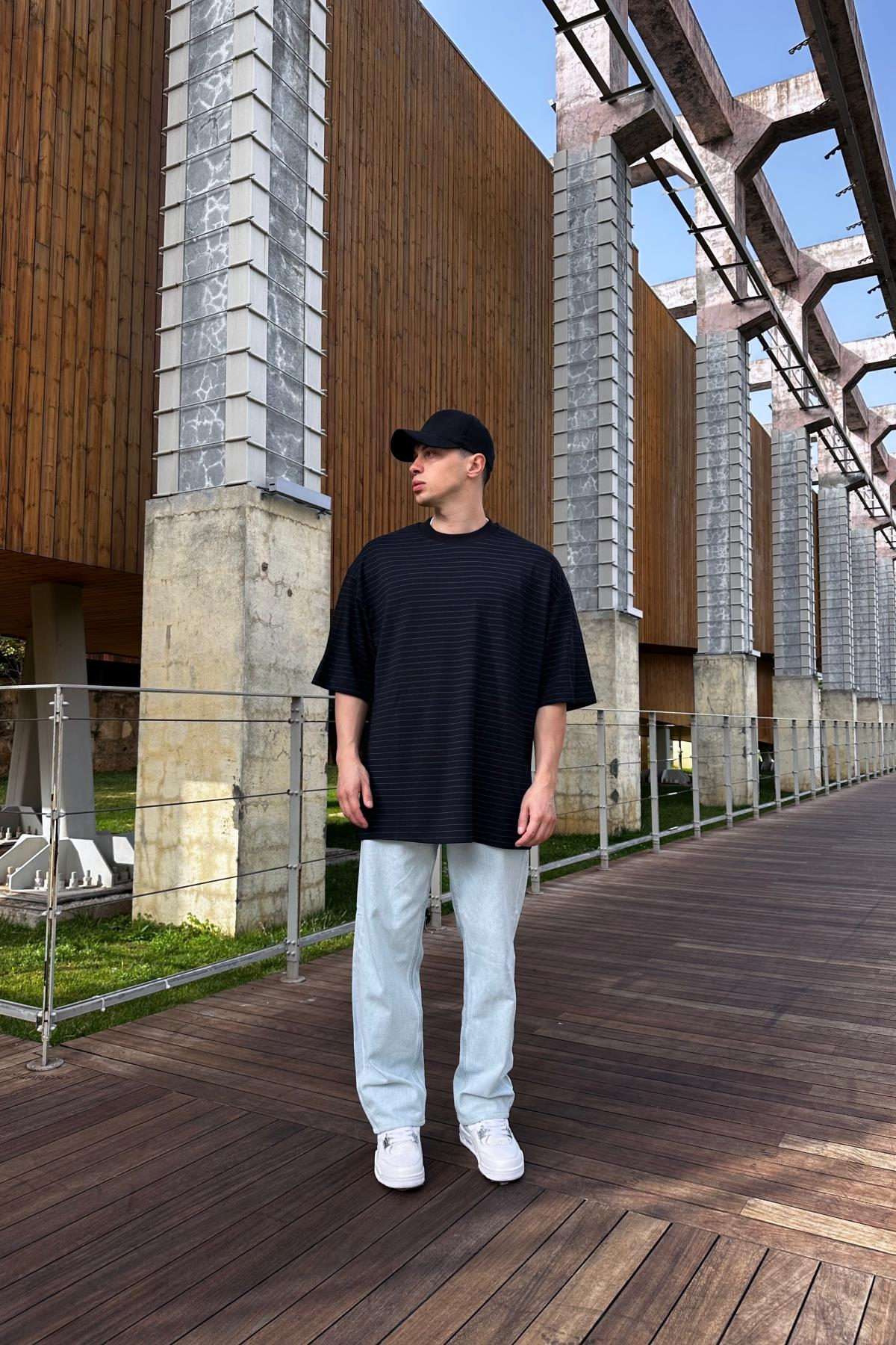 ZR Siyah Çizgili Oversize Tshirt T1030