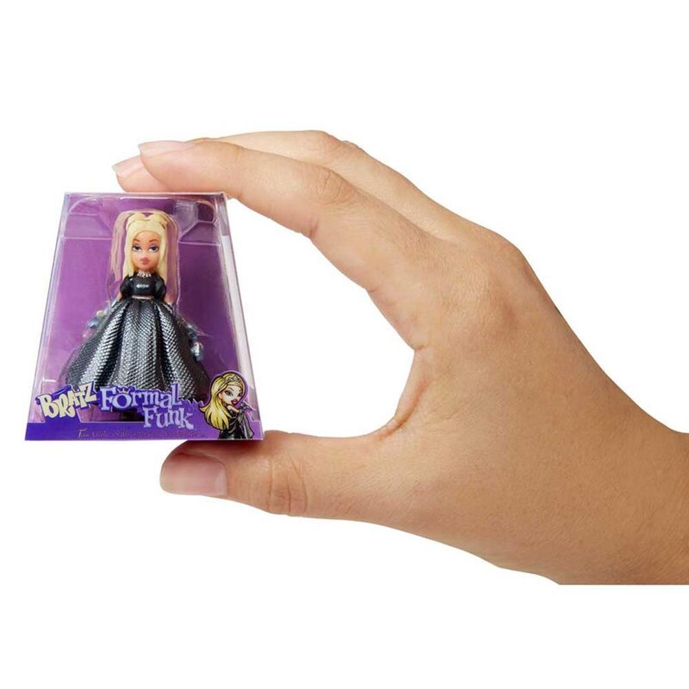 adore-oyuncak-surpriz-miniverse-bratz--d180-c.jpg