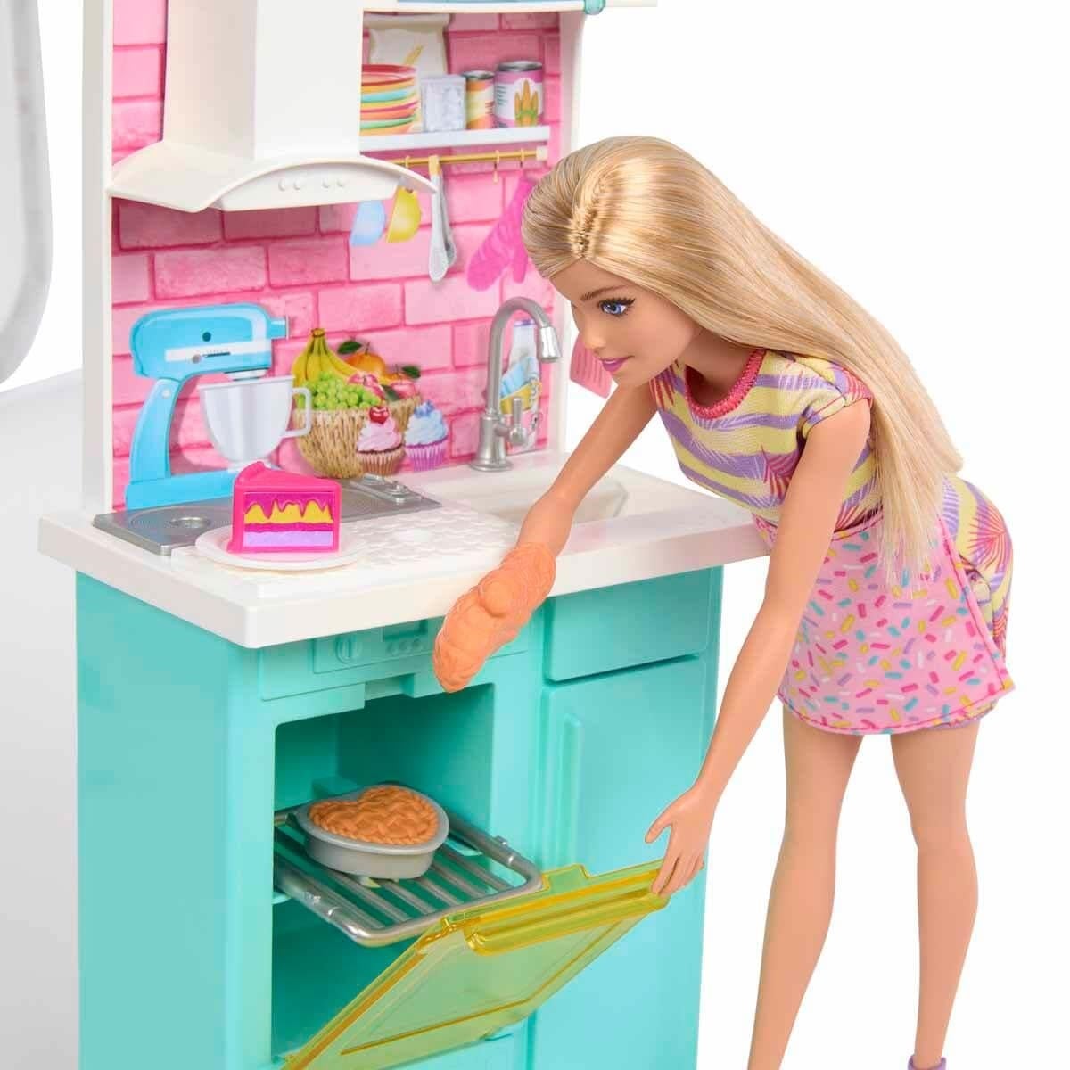 barbie-brooklyn-ve-malibu-pasta-yapiyo--cd6f3.jpg