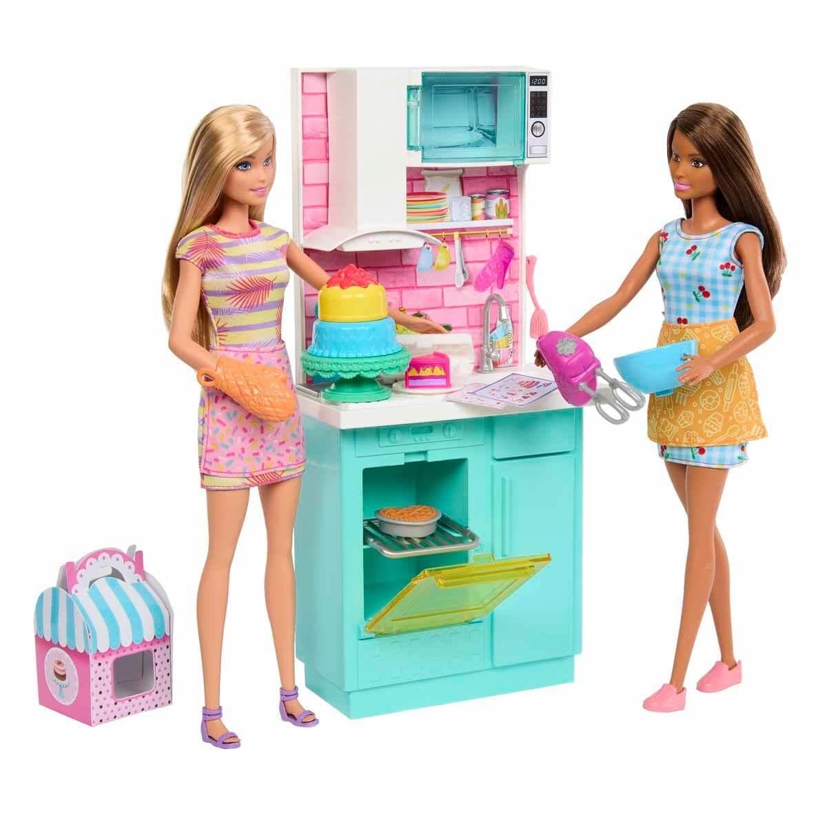 barbie-brooklyn-ve-malibu-pasta-yapiyo-3f05-a.jpg