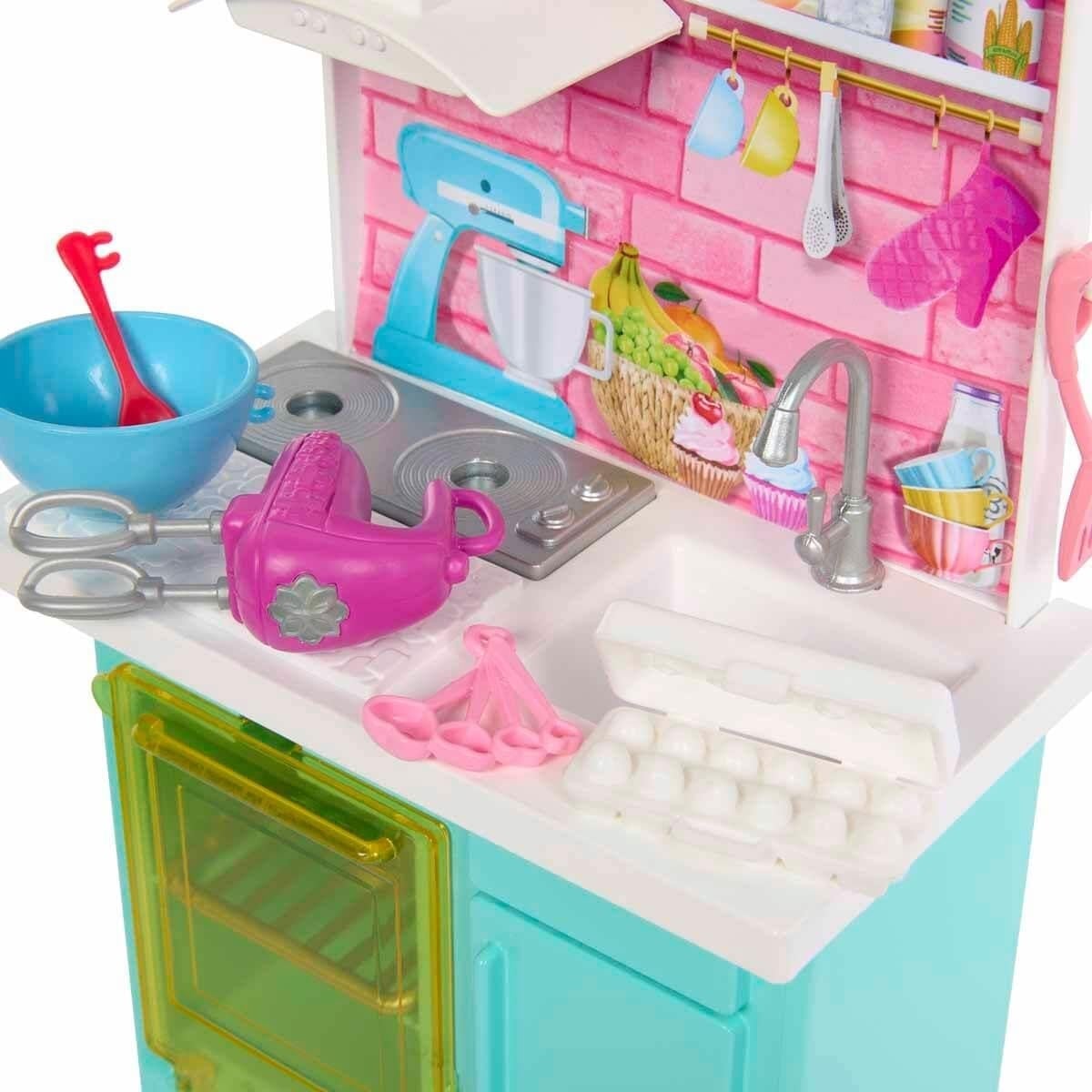 barbie-brooklyn-ve-malibu-pasta-yapiyo-e226-4.jpg