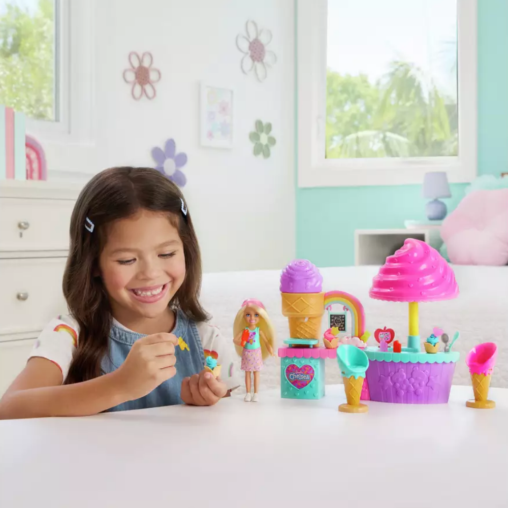 barbie-club-chelsea-dondurma-dukkani-o-4-eb82.png