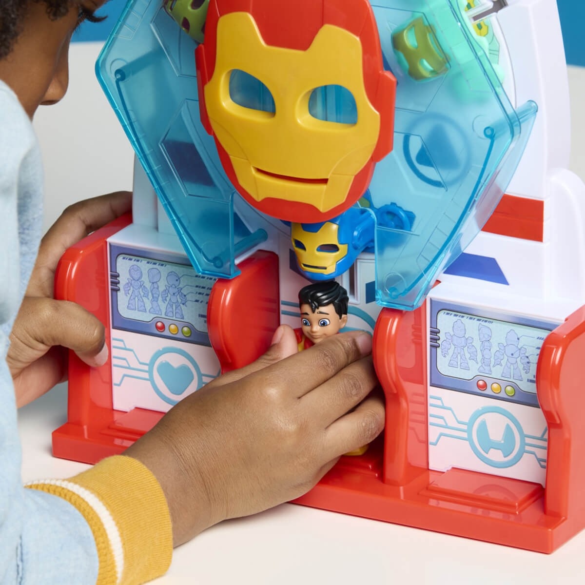 marvel-iron-man-and-friends-zirh-salon-f7d-94.jpg