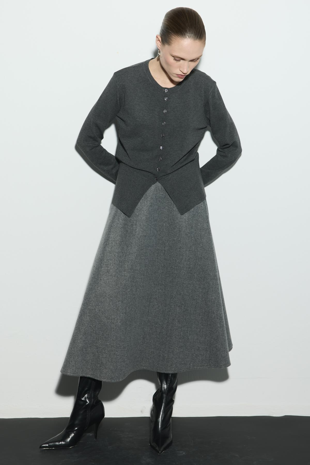 BELİ OTURTMALI TRİKO HIRKA ANTRASİT