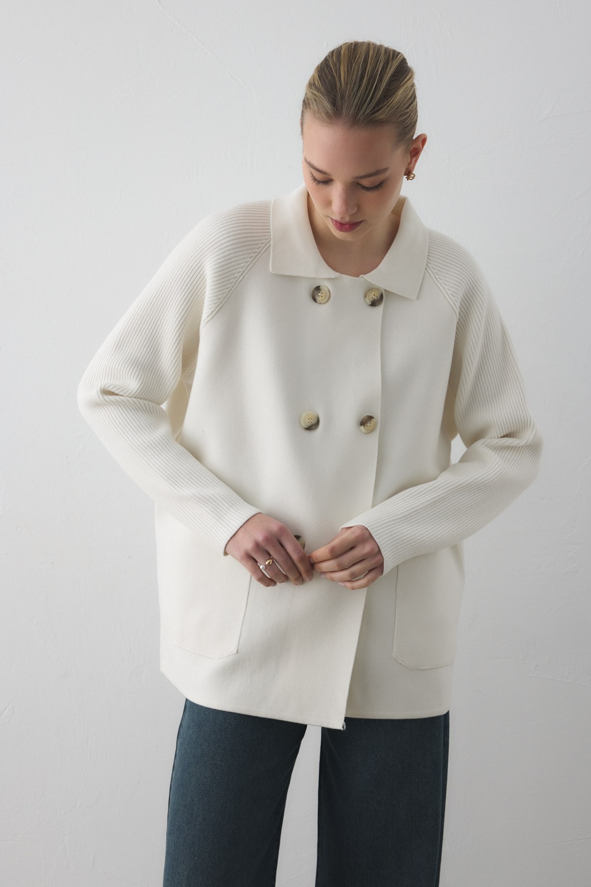 REGLAN KOLLU ÇELİK ÖRME CEKET EKRU