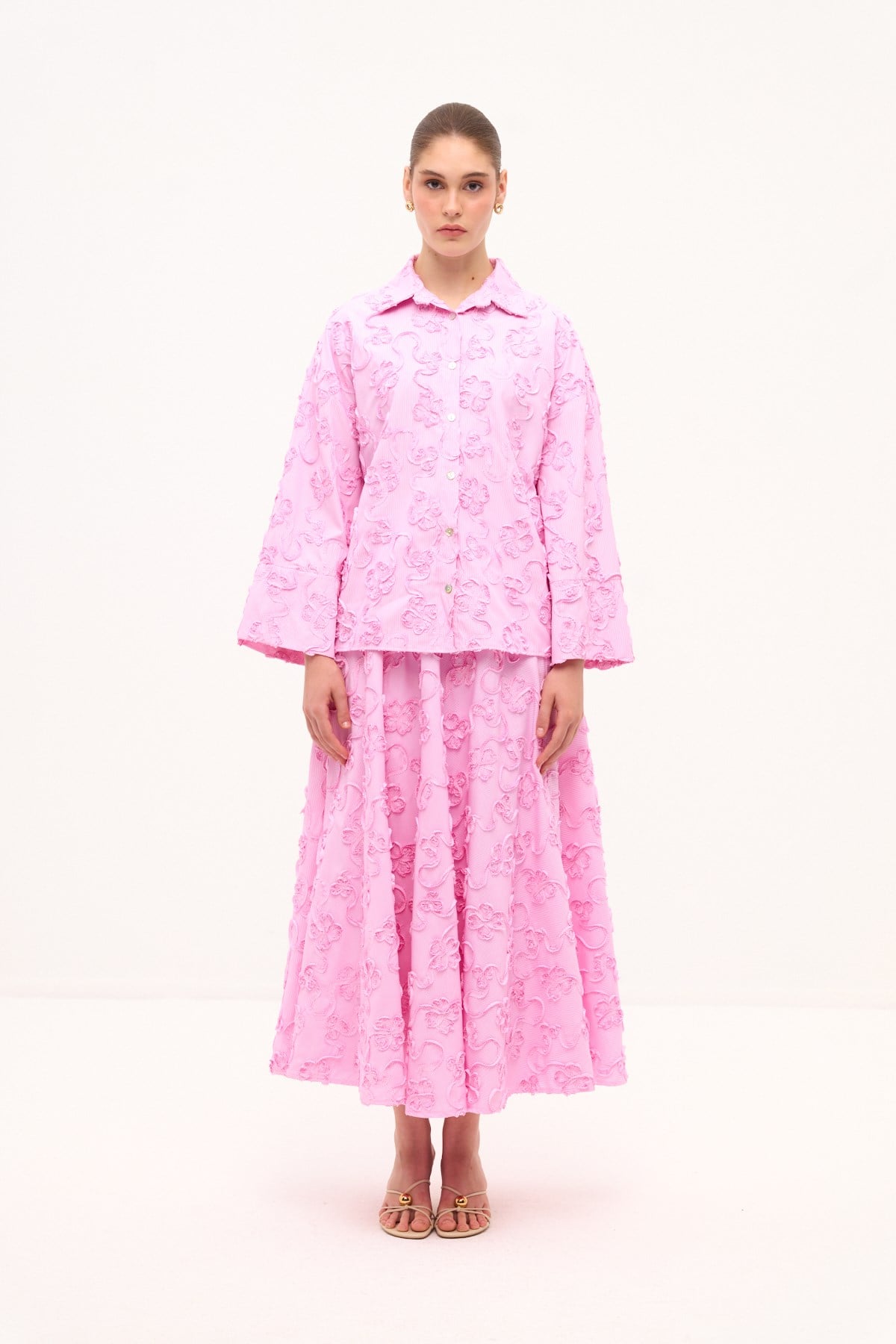 ÜÇ BOYUTLU ÇİÇEK DESENLİ POPLİN GÖMLEK VE KLOŞ ETEK SET PEMBE