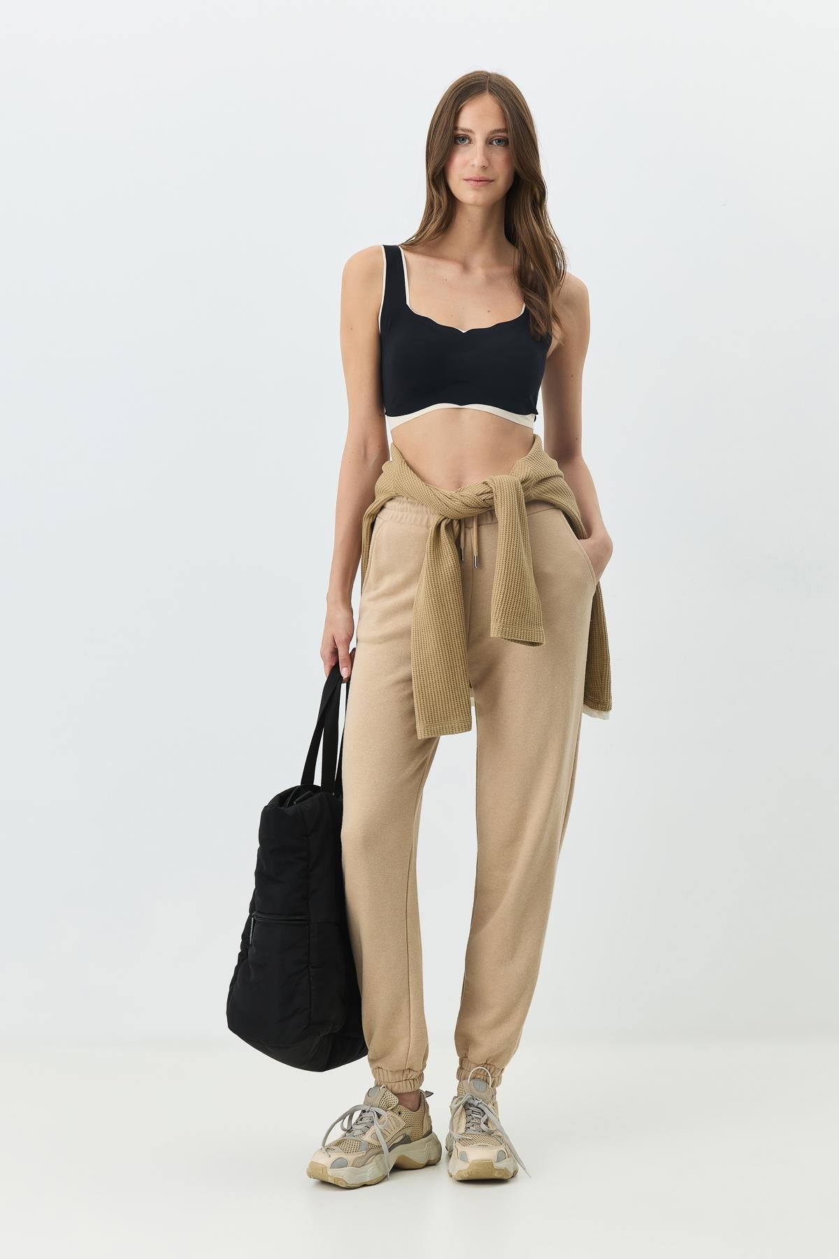 Balensiz Dikişsiz Lazer Kesim Sütyen Çıkarılabilir Pedli 1018 Siyah