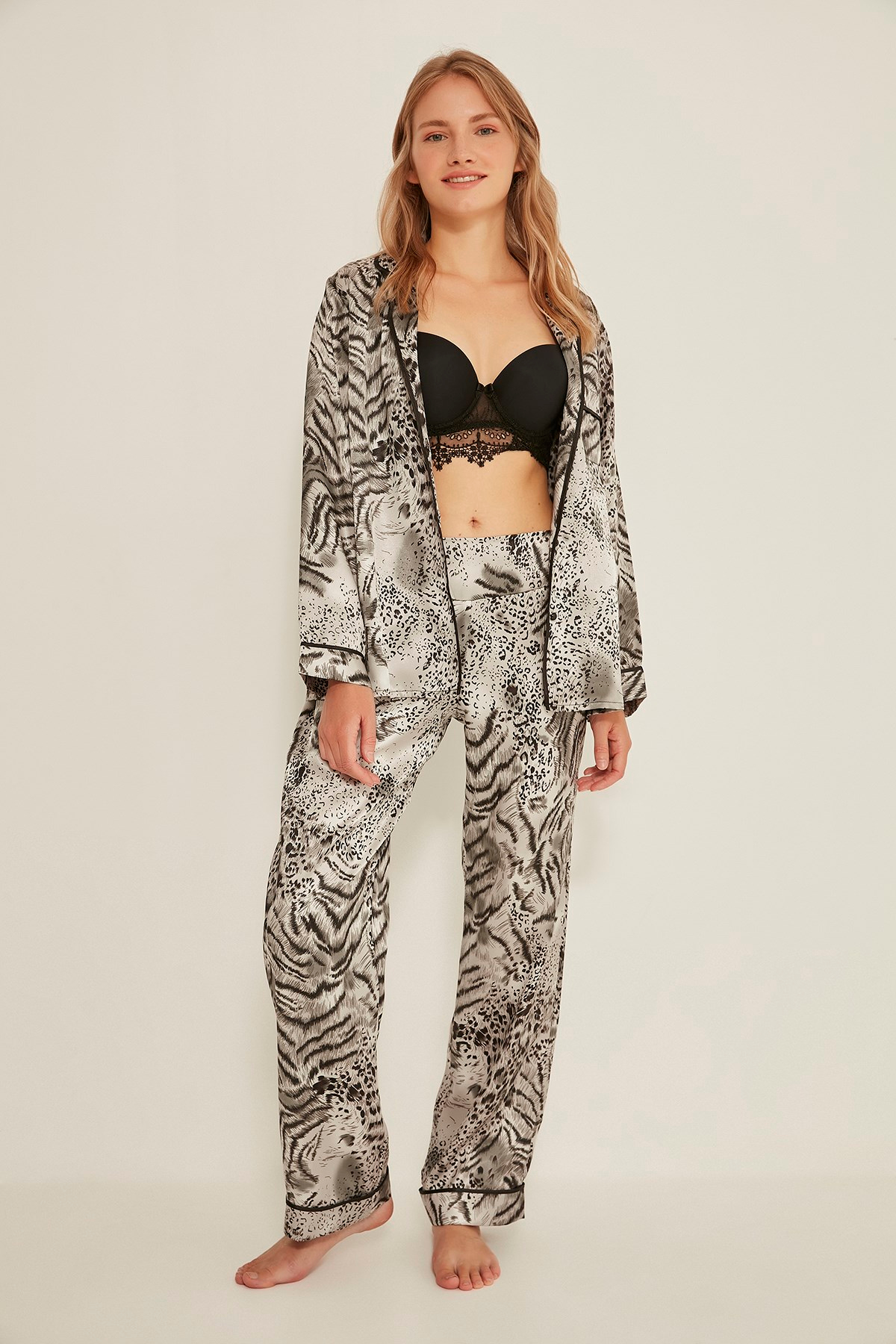 C&City 036 Kadın Desenli Saten Uzun Kol 2 li Pijama Takım Gri/Leopar