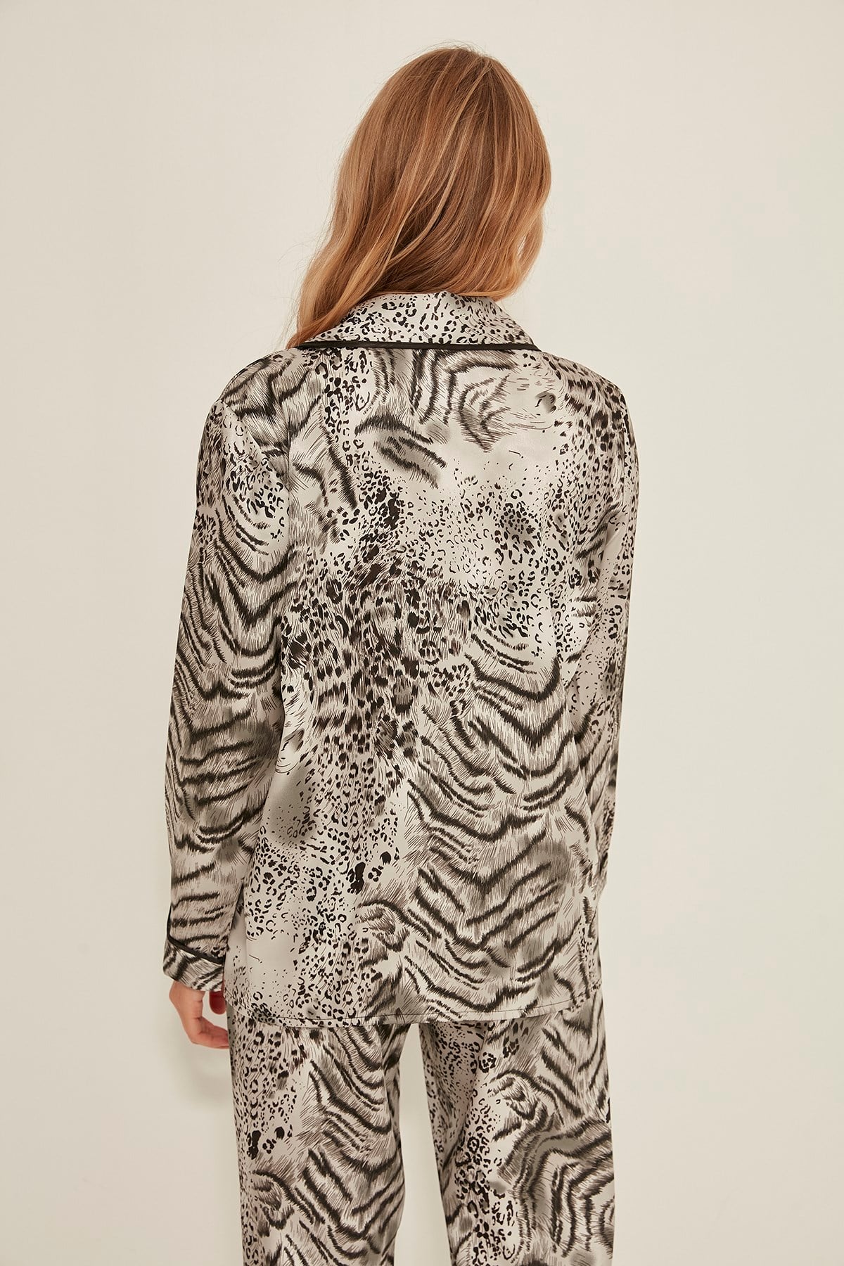 C&City 036 Kadın Desenli Saten Uzun Kol 2 li Pijama Takım Gri/Leopar