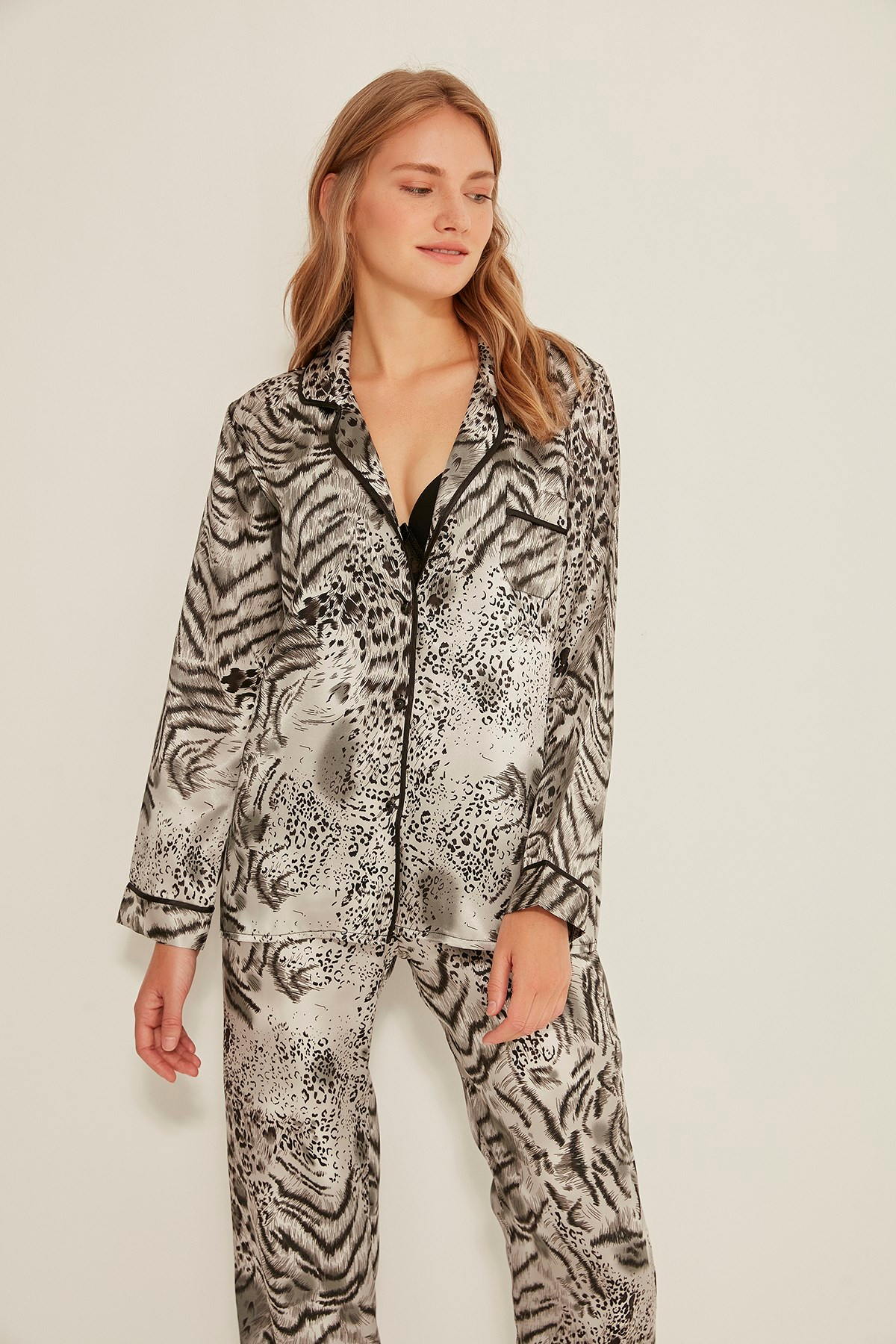 C&City 036 Kadın Desenli Saten Uzun Kol 2 li Pijama Takım Gri/Leopar