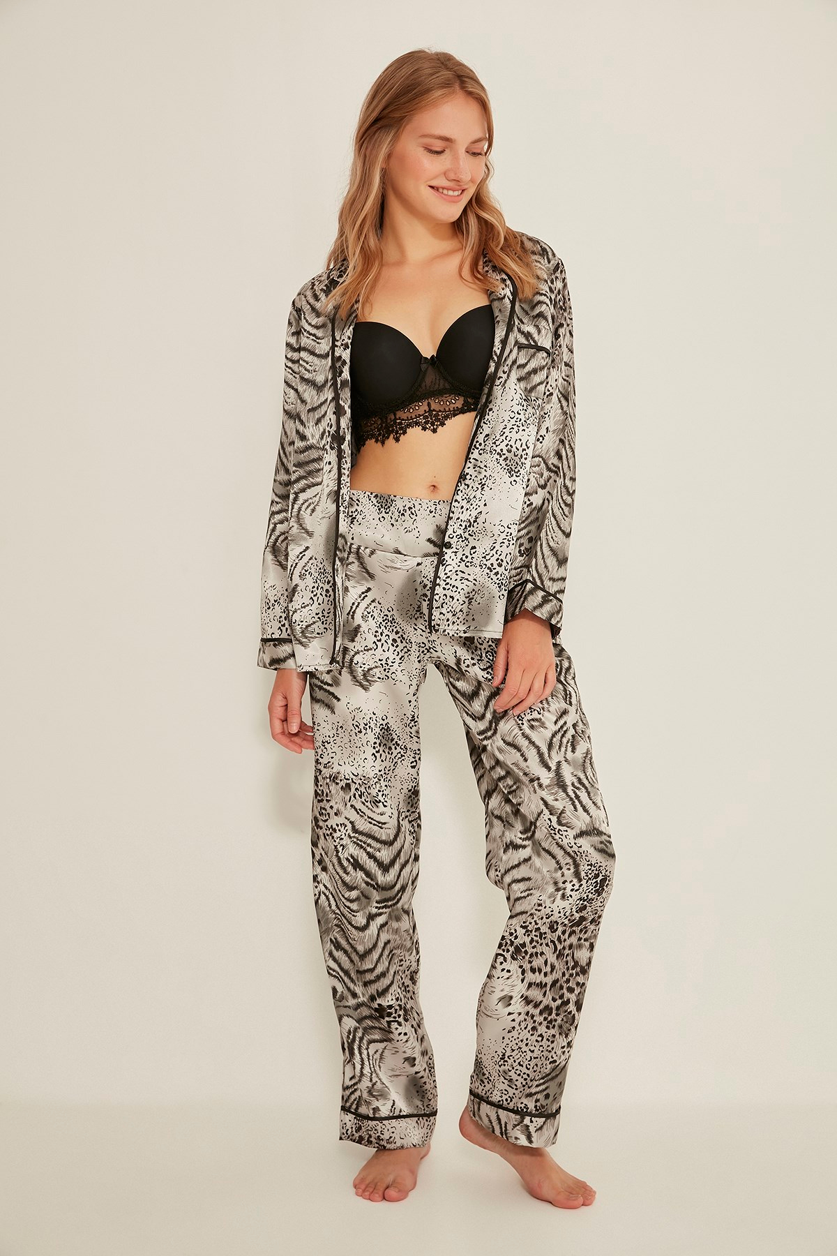 C&City 036 Kadın Desenli Saten Uzun Kol 2 li Pijama Takım Gri/Leopar